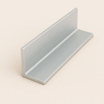 Уголок алюминиевый прессованный равнополочный 80х8х8 мм 1925 ГОСТ 13737-90 в наличии в Саратове